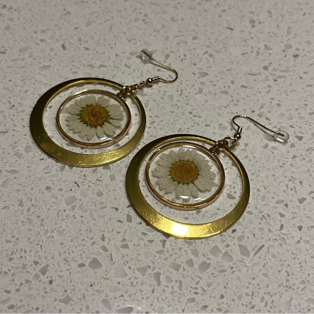 Bohemian Style Dried Flower Circle Pendant Earrings, Sunflower Earrings - Picture 7 of 9